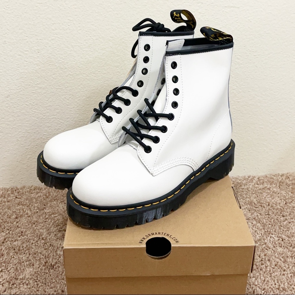 NIB Dr. Martens 1460 Bex 8-eye classic boot